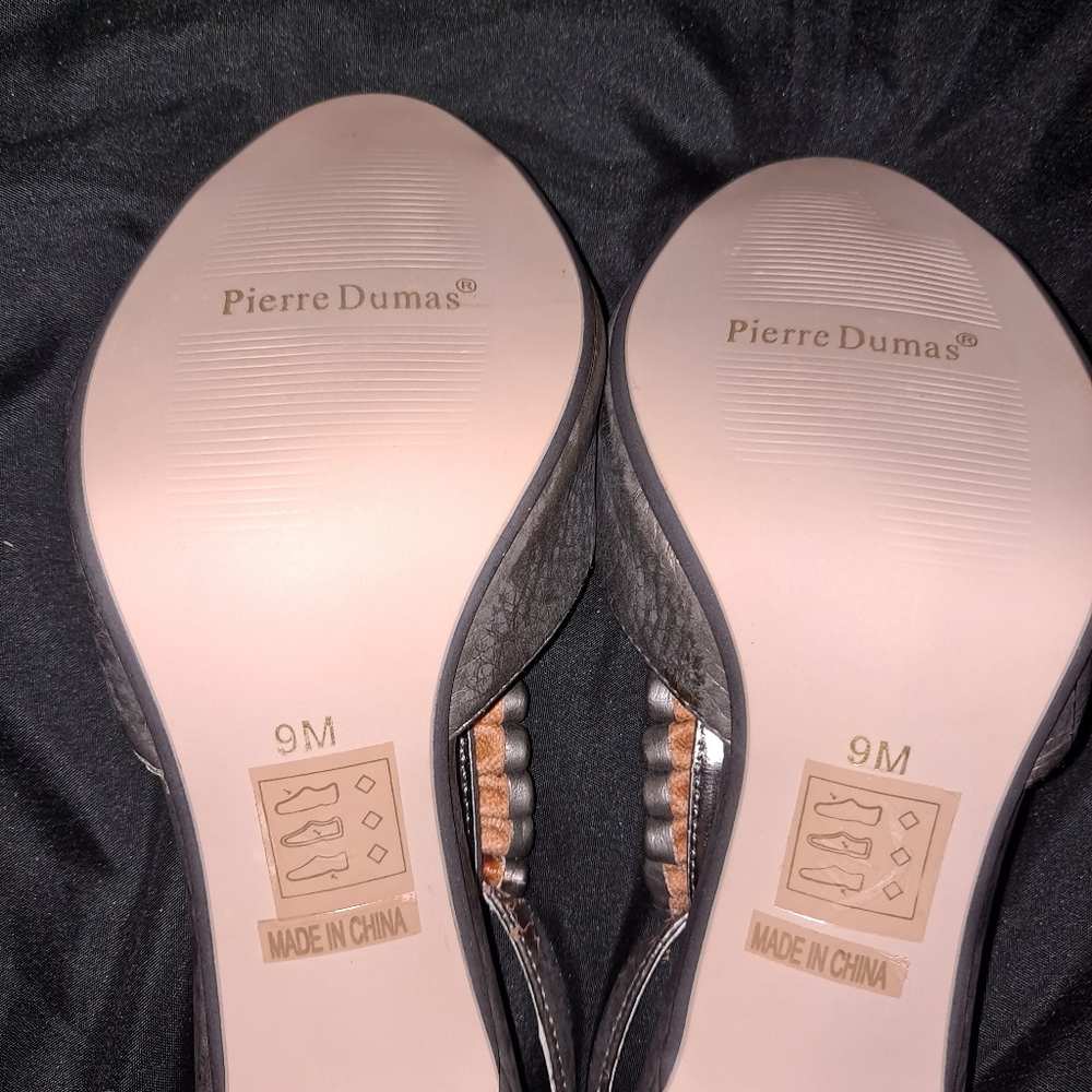 Heels - Picture 2 of 4